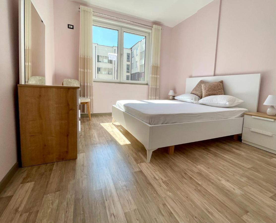 Modern & Cozy Apartment Тирана Экстерьер фото