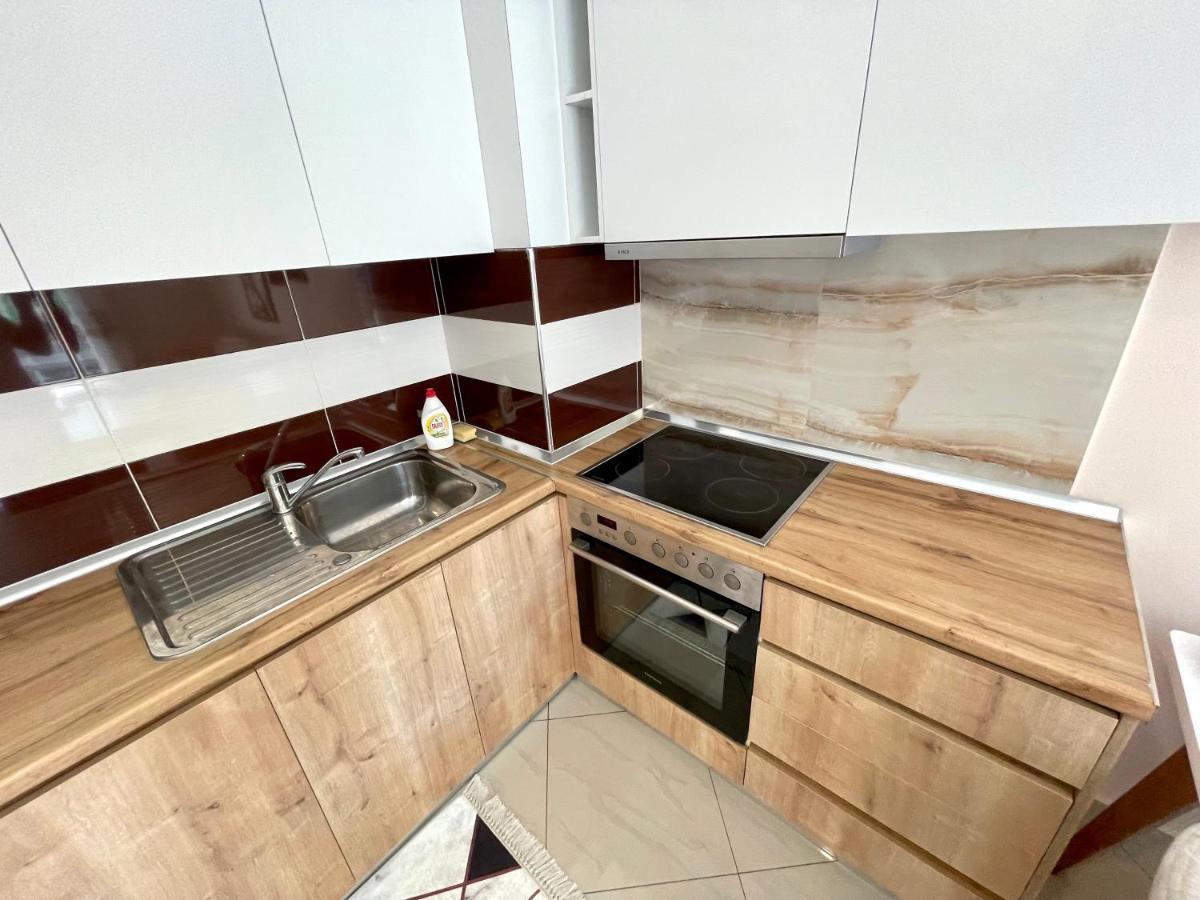 Modern & Cozy Apartment Тирана Экстерьер фото