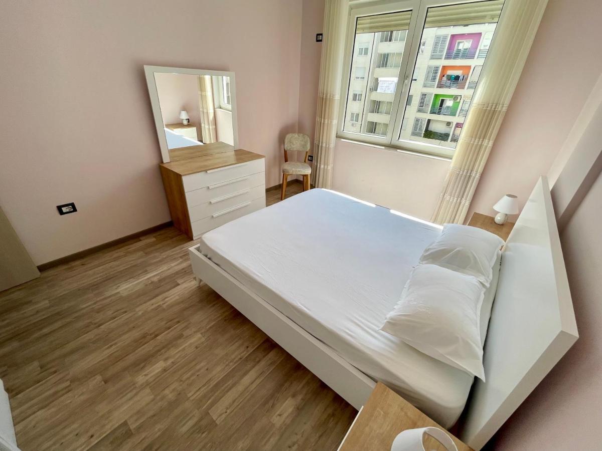 Modern & Cozy Apartment Тирана Экстерьер фото